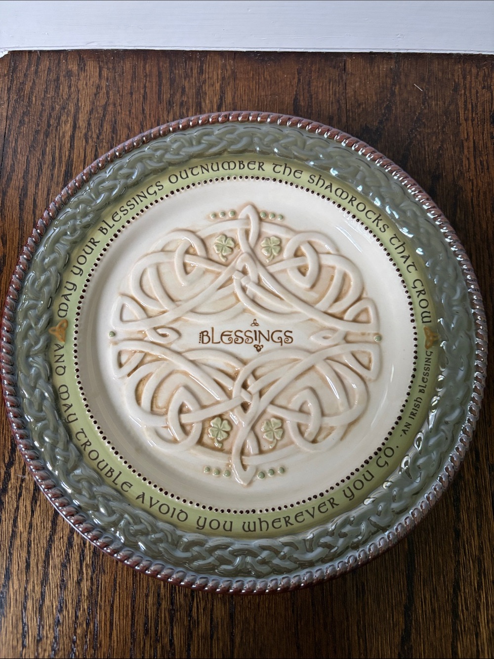NWT Garland Road“Blessings”Celtic Relief Decorative Dessert Plate with Stand/Box